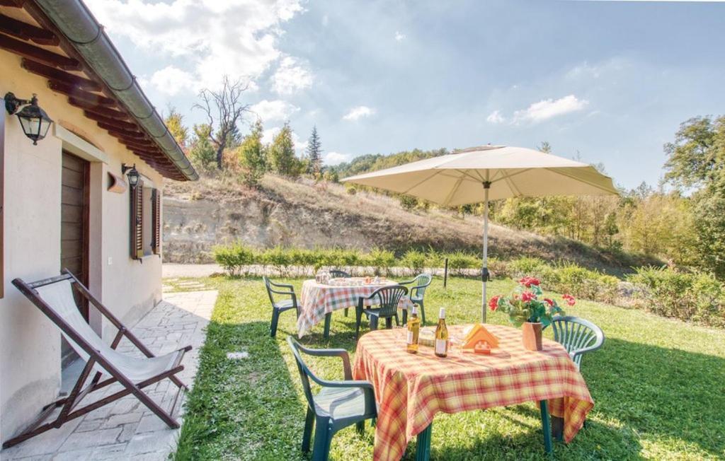 Relais Valguerriera Guest House Apecchio Екстериор снимка