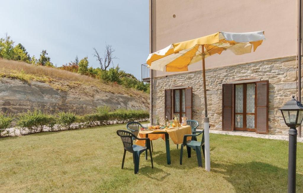 Relais Valguerriera Guest House Apecchio Екстериор снимка