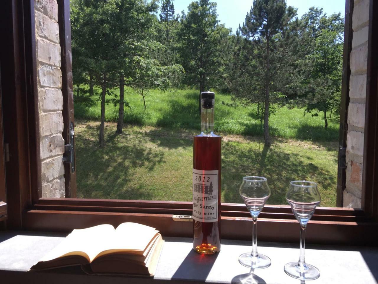 Relais Valguerriera Guest House Apecchio Екстериор снимка
