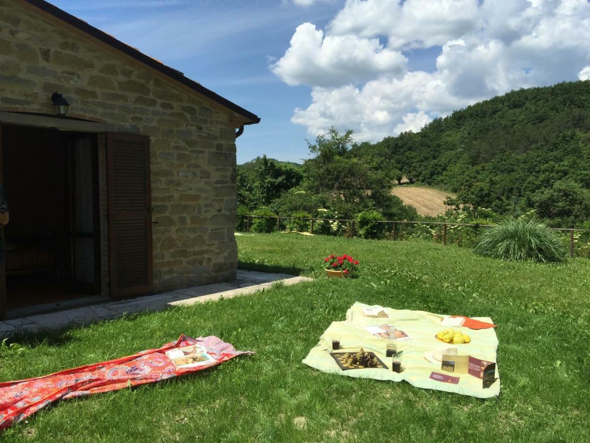 Relais Valguerriera Guest House Apecchio Екстериор снимка