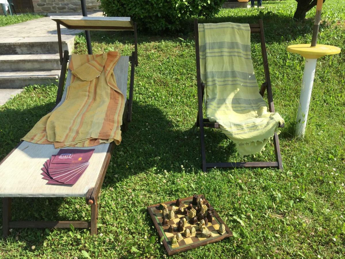 Relais Valguerriera Guest House Apecchio Екстериор снимка